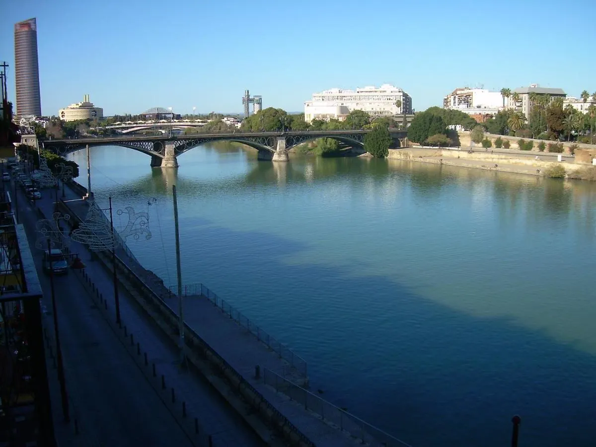 Betis Nice Views 4 Pax Seville 0*,